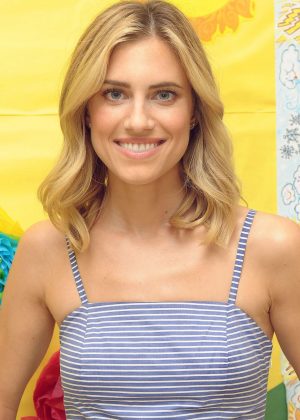 Allison Williams - visits Horizons Newark in support of the 10 Days of Giving program